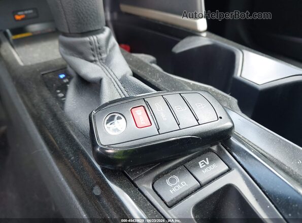 4T1DAACK6SU040186 2025 TOYOTA CAMRY Белый Вид панели приборов