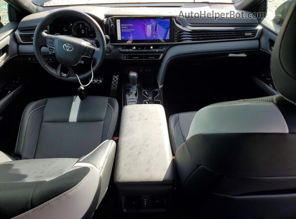 4T1DAACK6SU049826 2025 TOYOTA CAMRY Черный Вид панели приборов