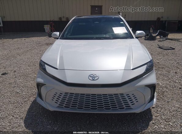 4T1DAACK6SU115419 2025 TOYOTA CAMRY White Widok wnętrza z tyłu