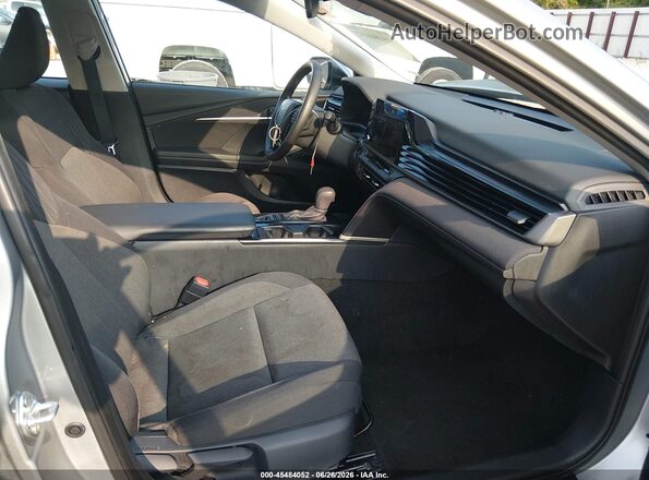 4T1DAACK6SU158996 2025 TOYOTA CAMRY Silver წინა სალონის ხედი