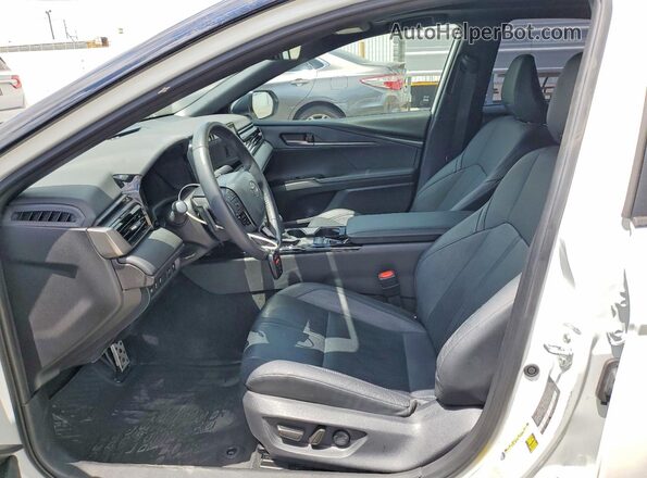 4T1DAACK6SU179850 2025 TOYOTA CAMRY White Widok wnętrza z przodu