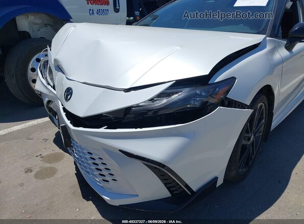 4T1DAACK6SU183297 2025 TOYOTA CAMRY White უკანა სალონის ხედი