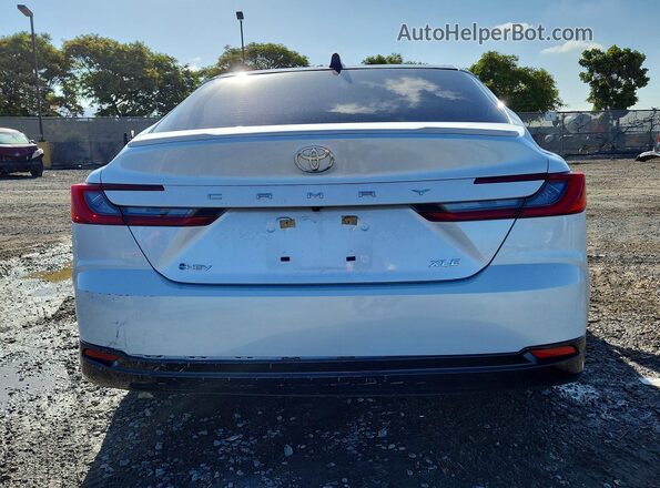 4T1DAACK6SU586180 2025 TOYOTA CAMRY White 