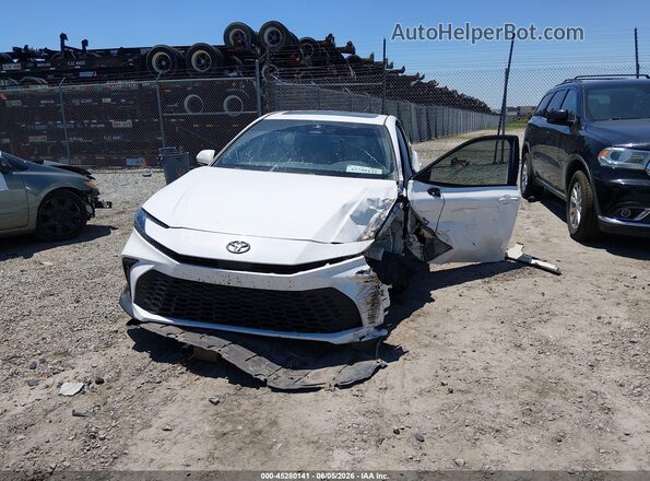4T1DAACK6SU609389 2025 TOYOTA CAMRY White Դիմացի տեսք