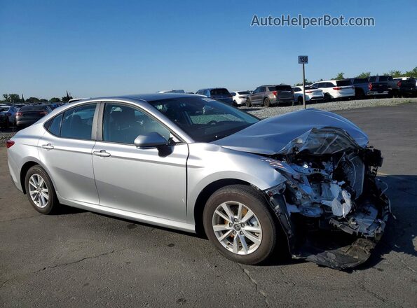 4T1DAACK6TU697555 2026 TOYOTA CAMRY Silver Delantero derecho