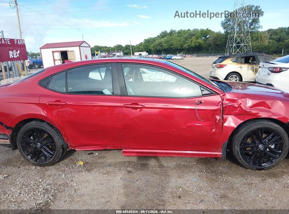 4T1DAACK7SU085797 2025 TOYOTA CAMRY Red Widok wnętrza z tyłu