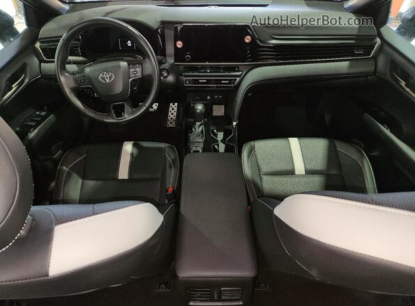 4T1DAACK7SU149837 2025 TOYOTA CAMRY Gray Առջևի վահանակի տեսք