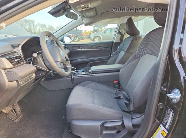 4T1DAACK7SU162264 2025 TOYOTA CAMRY Black Front interior view