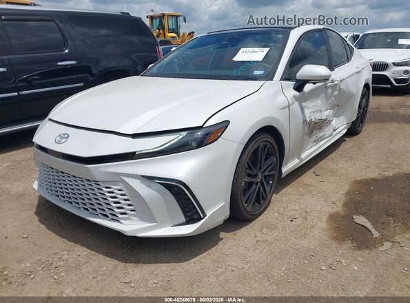 4T1DAACK7SU580095 2025 TOYOTA CAMRY White Vista tres cuartos delantera izquierda