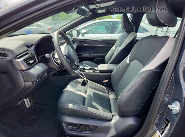 4T1DAACK7SU644524 2025 TOYOTA CAMRY Gray Вид салону спереду