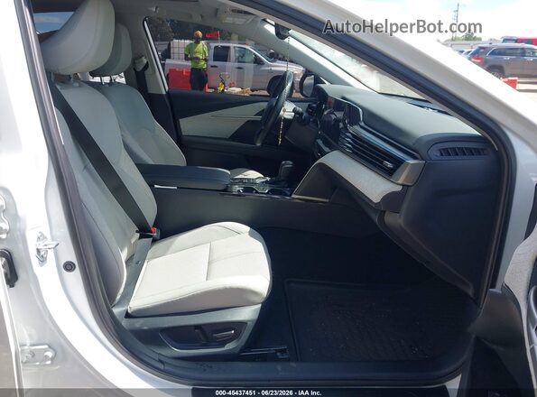 4T1DAACK8SU097831 2025 TOYOTA CAMRY White Vista interior delantera