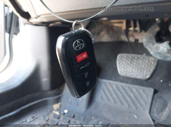 4T1DAACK8SU097831 2025 TOYOTA CAMRY White Vista del salpicadero