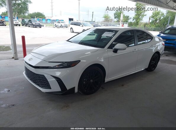 4T1DAACK8SU115812 2025 TOYOTA CAMRY Белый Передняя левая четверть