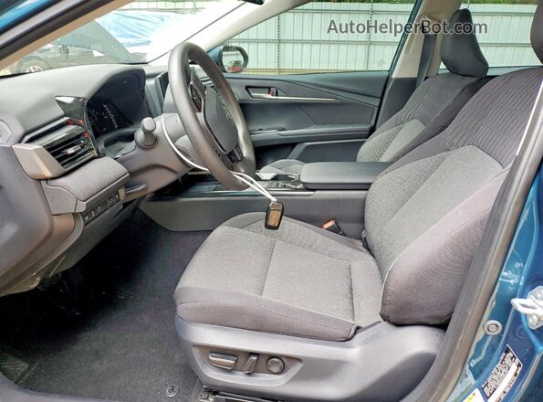 4T1DAACK8SU569249 2025 TOYOTA CAMRY Синий Вид салона спереди