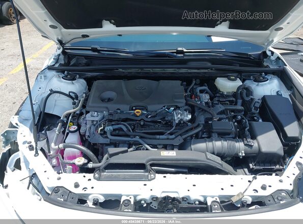 4T1DAACK8TU242321 2026 TOYOTA CAMRY White Հետևի տեսք