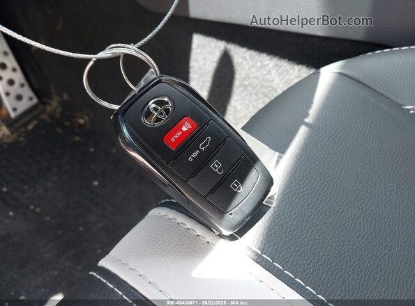 4T1DAACK8TU242321 2026 TOYOTA CAMRY White Առջևի վահանակի տեսք