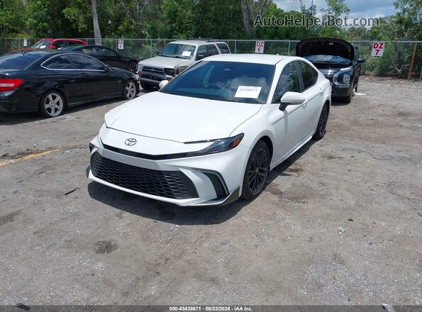 4T1DAACK8TU242321 2026 TOYOTA CAMRY White Առջևի ձախ երեք քառորդ տեսարան