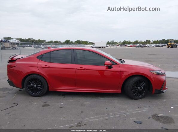 4T1DAACK8TU288277 2026 TOYOTA CAMRY Red Widok wnętrza z tyłu