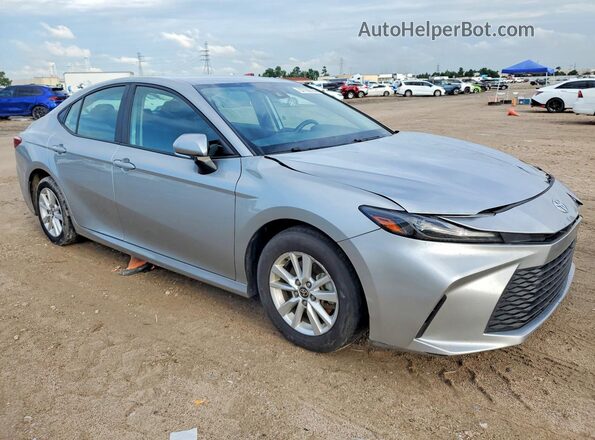 4T1DAACK9SU004928 2025 TOYOTA CAMRY Серебряный Передняя правая четверть