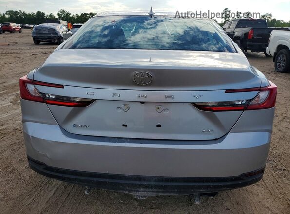 4T1DAACK9SU004928 2025 TOYOTA CAMRY Серебряный Вид сзади
