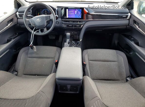 4T1DAACK9SU004928 2025 TOYOTA CAMRY Серебряный Вид панели приборов