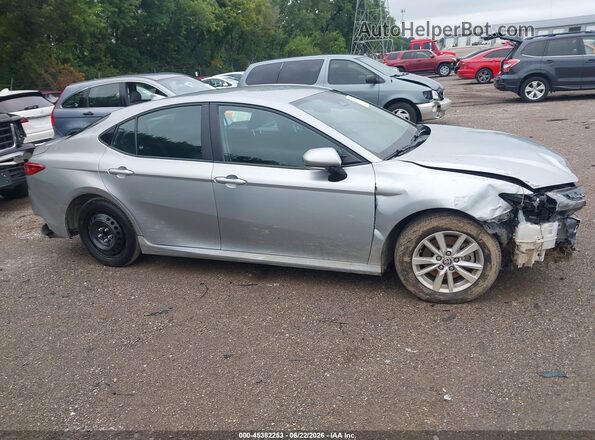 4T1DAACK9SU034995 2025 TOYOTA CAMRY Silver უკანა სალონის ხედი