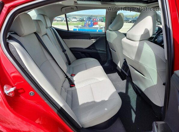 4T1DAACK9SU127192 2025 TOYOTA CAMRY Red Widok tylnych siedzeń
