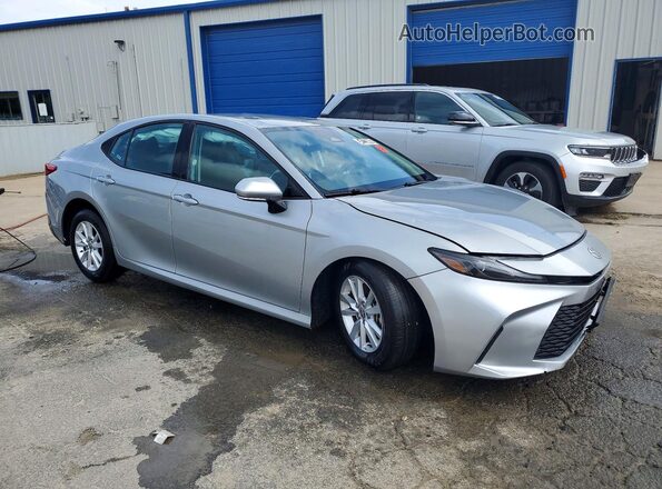 4T1DAACK9SU132280 2025 TOYOTA CAMRY Серебряный Передняя правая четверть