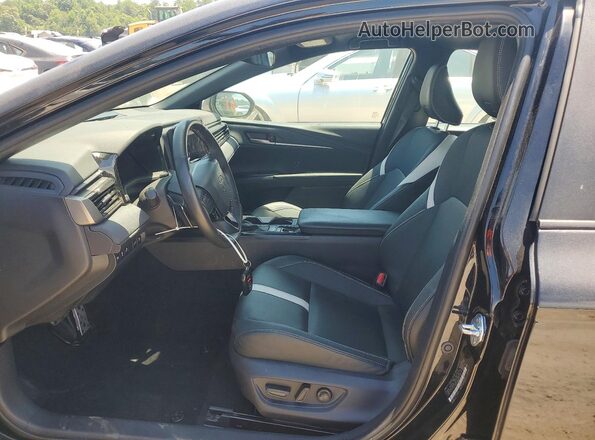 4T1DAACK9SU137902 2025 TOYOTA CAMRY Black Widok wnętrza z przodu