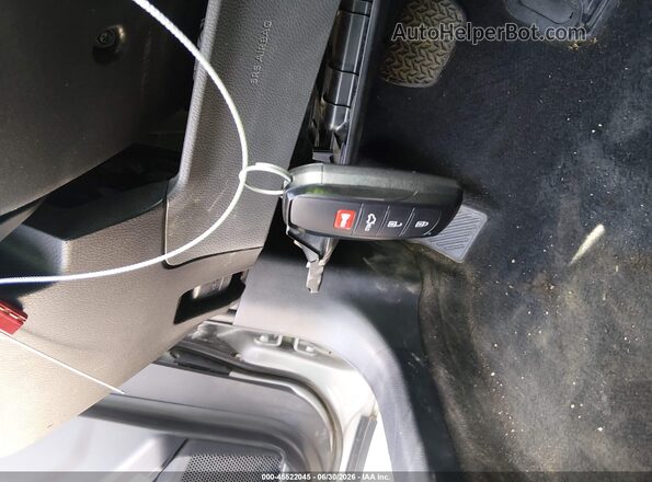 4T1DAACK9SU165909 2025 TOYOTA CAMRY Silver Առջևի վահանակի տեսք