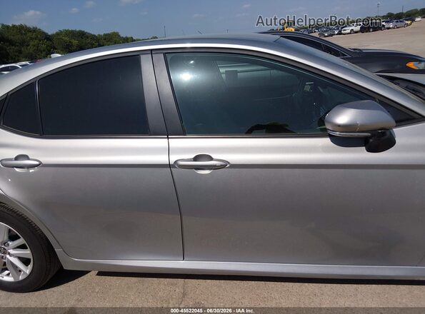 4T1DAACK9SU165909 2025 TOYOTA CAMRY Silver Սալոնի հետևի տեսք