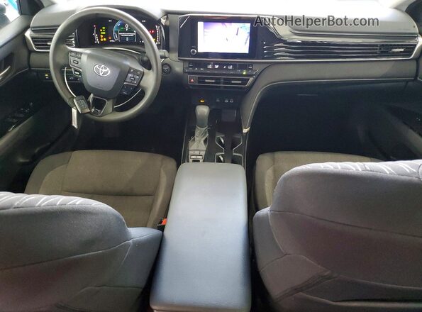 4T1DAACK9SU530072 2025 TOYOTA CAMRY Silver Widok deski rozdzielczej
