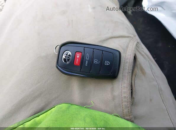 4T1DAACK9TU268667 2026 TOYOTA CAMRY White Առջևի վահանակի տեսք