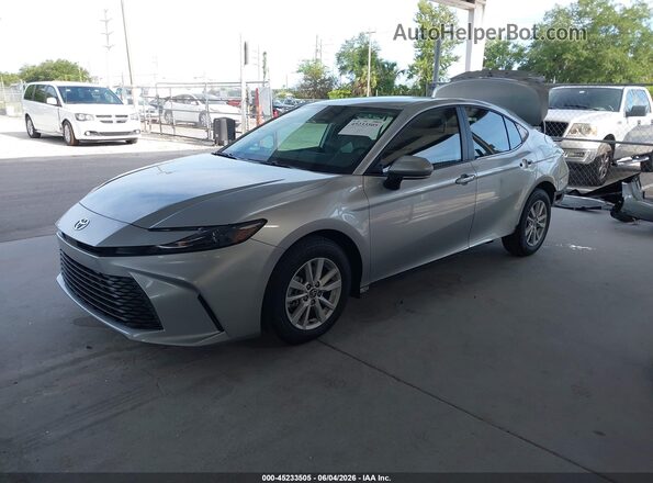 4T1DAACK9TU669734 2026 TOYOTA CAMRY Silver Przód lewy