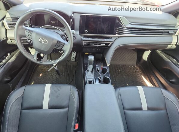4T1DAACKXSU015162 2025 TOYOTA CAMRY Красный Вид панели приборов