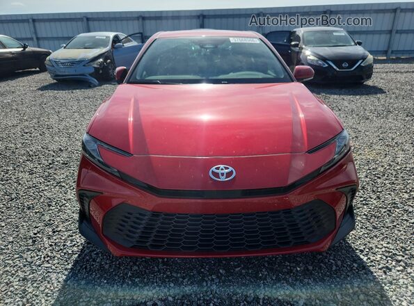 4T1DAACKXSU015162 2025 TOYOTA CAMRY Красный Вид спереди