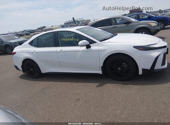 4T1DAACKXSU100471 2025 TOYOTA CAMRY White Вид задньої частини салону