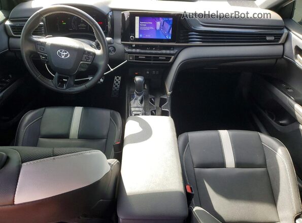 4T1DAACKXSU113320 2025 TOYOTA CAMRY White წინა პანელის ხედი