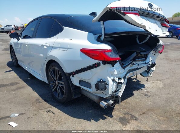 4T1DAACKXSU165322 2025 TOYOTA CAMRY Белый Вид спереди