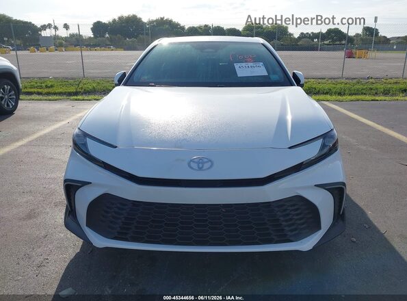 4T1DAACKXSU549102 2025 TOYOTA CAMRY White Vista frontal