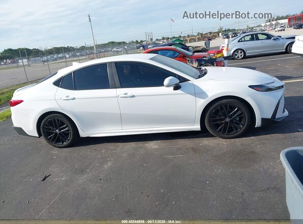 4T1DAACKXSU549102 2025 TOYOTA CAMRY White Vista interior trasera
