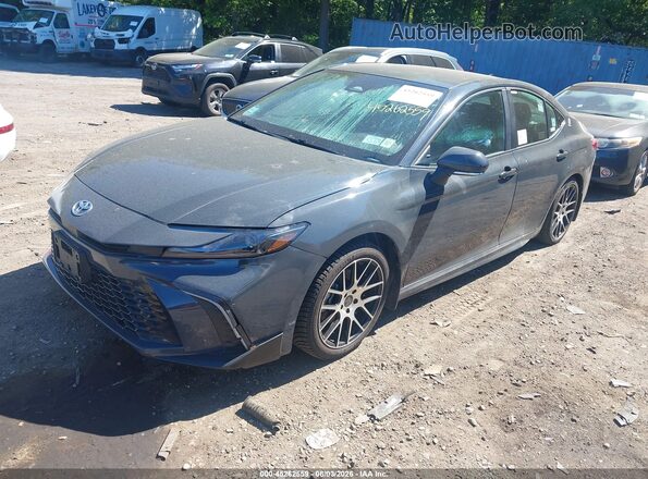 4T1DAACKXSU553909 2025 TOYOTA CAMRY Gray Vista tres cuartos delantera izquierda