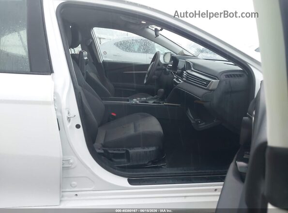 4T1DAACKXSU561394 2025 TOYOTA CAMRY White Front interior view