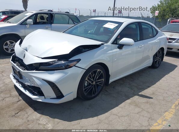 4T1DAACKXTU287499 2026 TOYOTA CAMRY White Vista tres cuartos delantera izquierda