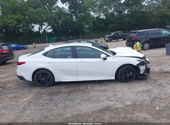 4T1DAACKXTU721243 2026 TOYOTA CAMRY White უკანა სალონის ხედი