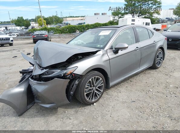4T1DBADK1TU542651 2026 TOYOTA CAMRY Gray წინა მარცხენა ხედი სამი მეოთხედიდან