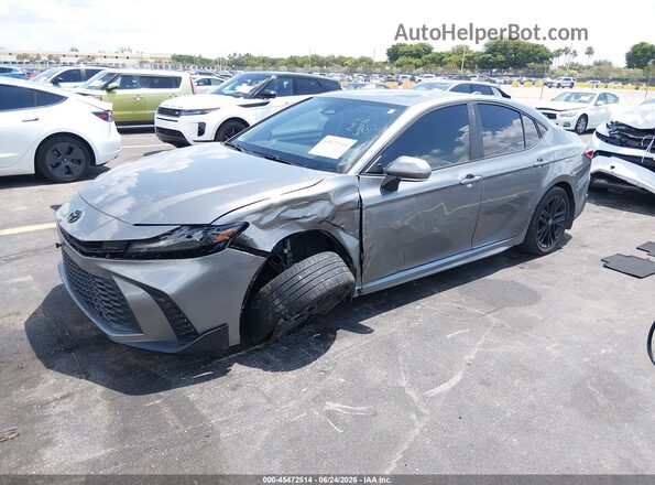 4T1DBADK2SU523573 2025 TOYOTA CAMRY Gray Vista tres cuartos delantera izquierda