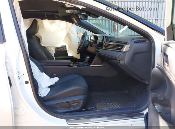 4T1DBADK3SU016858 2025 TOYOTA CAMRY Белый Вид салона спереди