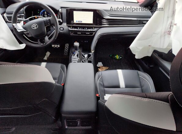 4T1DBADK4TU053886 2026 TOYOTA CAMRY Red Vista del salpicadero