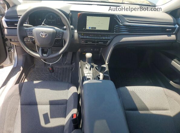 4T1DBADK7TU040341 2026 TOYOTA CAMRY Silver Widok deski rozdzielczej